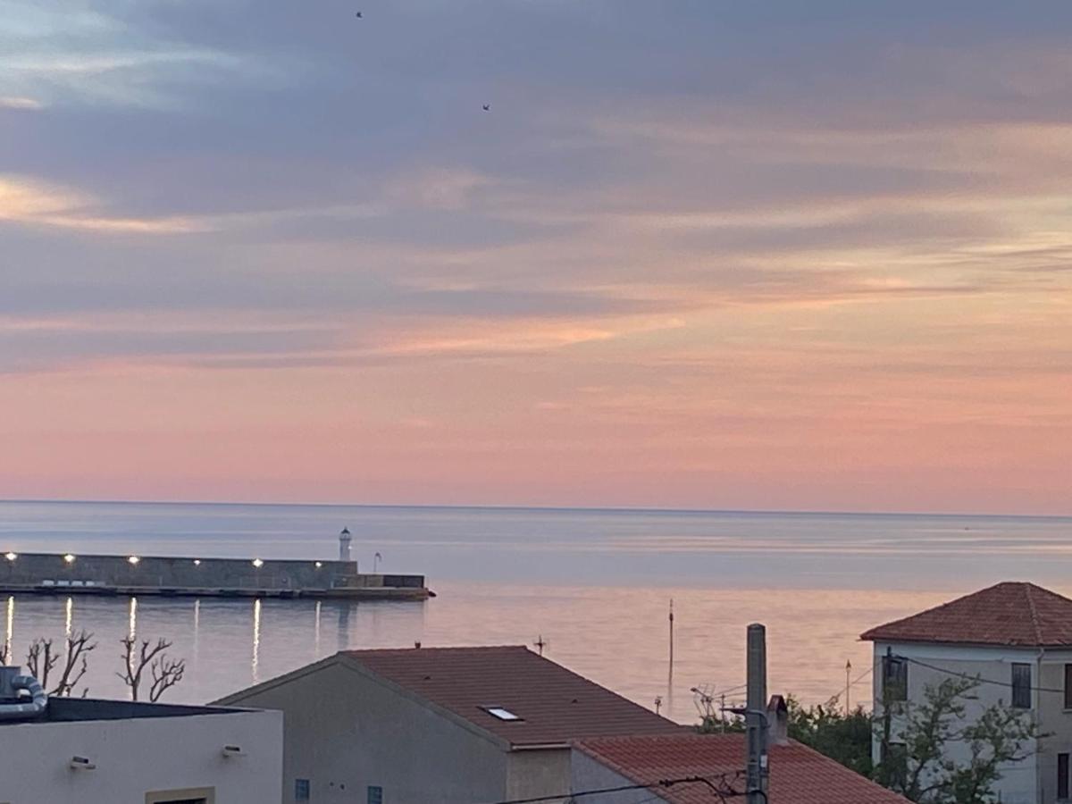 Appartement T4 Tres Bien Situe Et Climatise LʼÎle-Rousse Zewnętrze zdjęcie